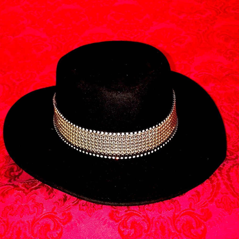 Rare The Icing, Vintage Black/Rhinestone Band 💯 Wool Hat
